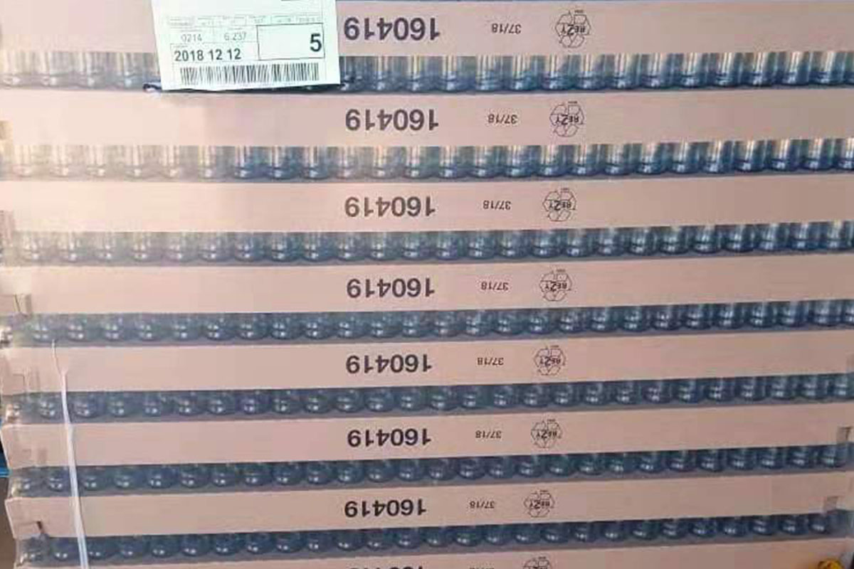 Custom-Glass-Bottle-Manufacturing-and-Packaging-2
